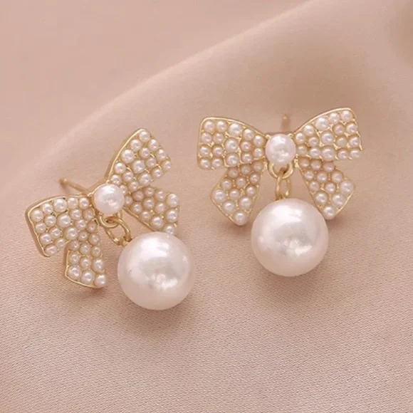 Pearl Bow Gold Earrings - Picture 2 of 2